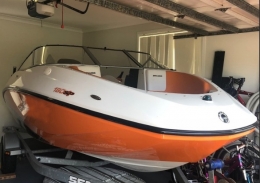 2012 Sea Doo-motorboot met zijn trailer