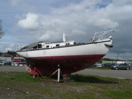 voilier converti en bateau à moteur