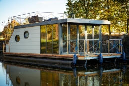 Campi 400 Houseboat