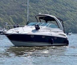 Cruisers Yachts 300 Express